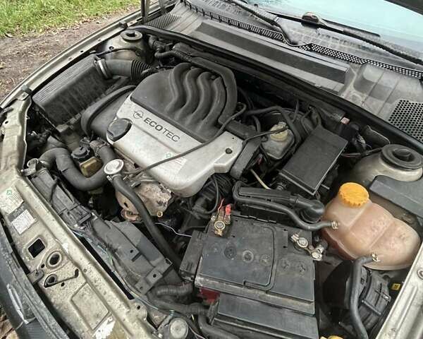 Серый Опель Вектра, объемом двигателя 1.6 л и пробегом 340 тыс. км за 1900 $, фото 8 на Automoto.ua