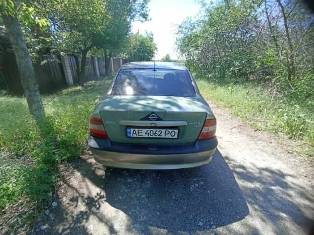 Сірий Опель Вектра, об'ємом двигуна 2 л та пробігом 200 тис. км за 1450 $, фото 4 на Automoto.ua