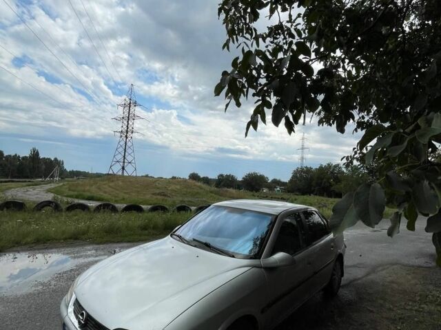 Сірий Опель Вектра, об'ємом двигуна 1.8 л та пробігом 189 тис. км за 1450 $, фото 2 на Automoto.ua