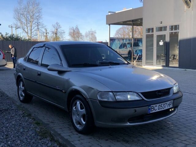 Серый Опель Вектра, объемом двигателя 1.8 л и пробегом 520 тыс. км за 2000 $, фото 5 на Automoto.ua