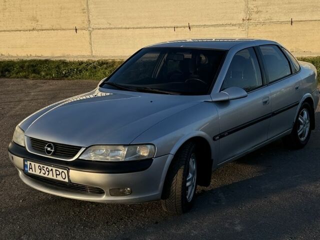 Сірий Опель Вектра, об'ємом двигуна 2 л та пробігом 270 тис. км за 1999 $, фото 1 на Automoto.ua