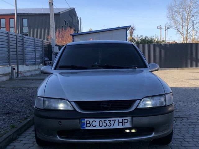Серый Опель Вектра, объемом двигателя 1.8 л и пробегом 520 тыс. км за 2000 $, фото 1 на Automoto.ua