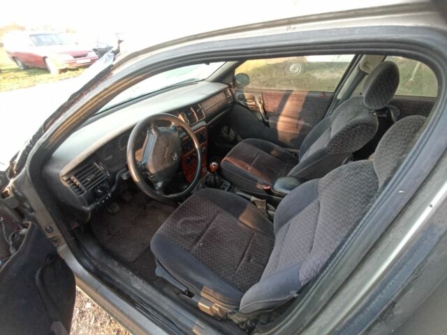 Серый Опель Вектра, объемом двигателя 2 л и пробегом 250 тыс. км за 1350 $, фото 6 на Automoto.ua