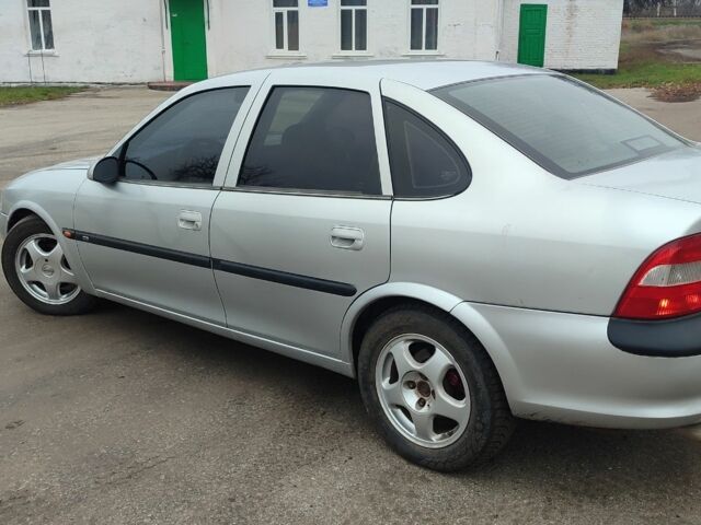 Серый Опель Вектра, объемом двигателя 1.8 л и пробегом 240 тыс. км за 2500 $, фото 1 на Automoto.ua