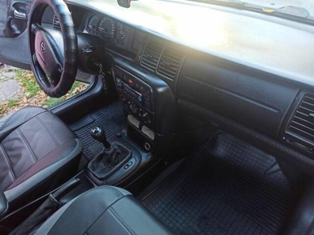 Серый Опель Вектра, объемом двигателя 1.8 л и пробегом 320 тыс. км за 2800 $, фото 4 на Automoto.ua