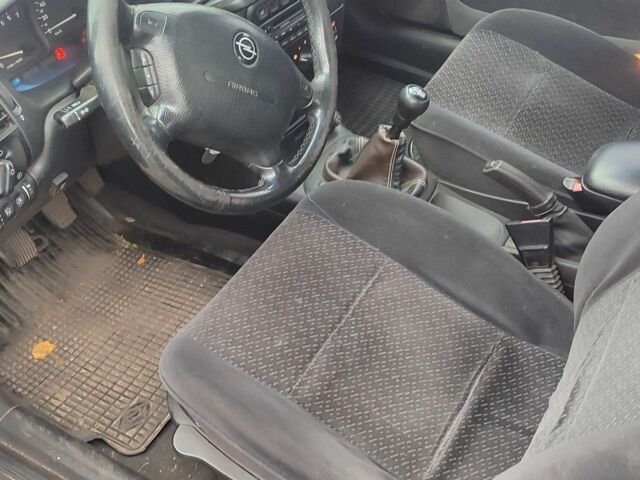 Серый Опель Вектра, объемом двигателя 1.8 л и пробегом 240 тыс. км за 2500 $, фото 6 на Automoto.ua