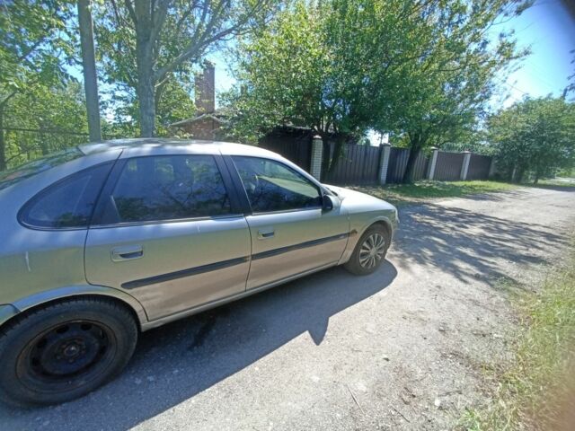Сірий Опель Вектра, об'ємом двигуна 2 л та пробігом 200 тис. км за 1450 $, фото 3 на Automoto.ua