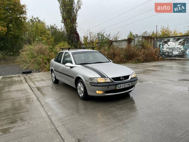 Сірий Опель Вектра, об'ємом двигуна 1.8 л та пробігом 200 тис. км за 1999 $, фото 7 на Automoto.ua