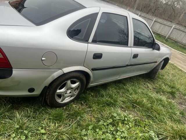 Серый Опель Вектра, объемом двигателя 1.6 л и пробегом 410 тыс. км за 1700 $, фото 3 на Automoto.ua