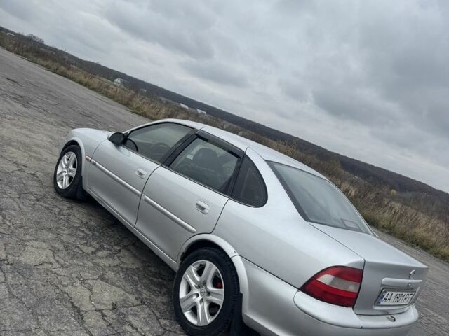 Сірий Опель Вектра, об'ємом двигуна 2 л та пробігом 319 тис. км за 1750 $, фото 6 на Automoto.ua