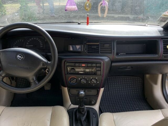 Серый Опель Вектра, объемом двигателя 1.6 л и пробегом 3 тыс. км за 1800 $, фото 2 на Automoto.ua