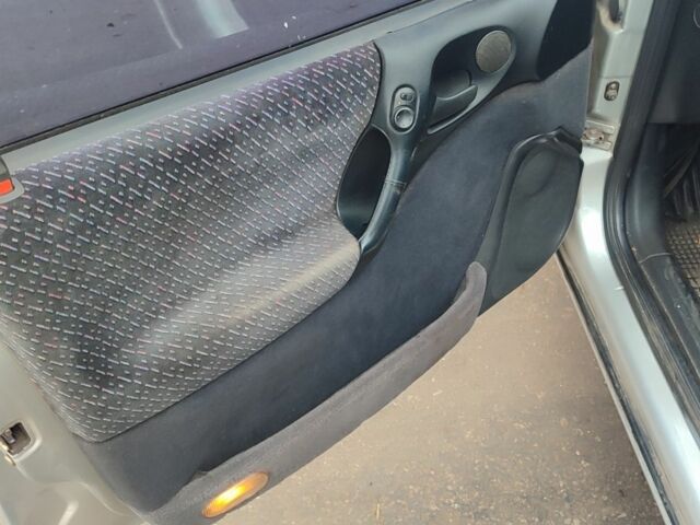 Серый Опель Вектра, объемом двигателя 1.8 л и пробегом 240 тыс. км за 2500 $, фото 4 на Automoto.ua