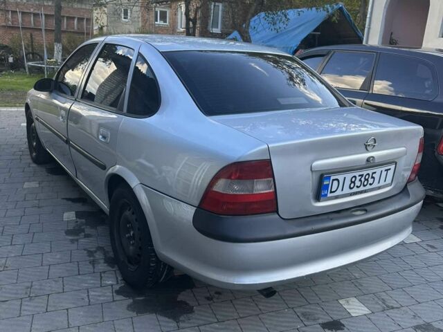 Серый Опель Вектра, объемом двигателя 1.8 л и пробегом 256 тыс. км за 2700 $, фото 2 на Automoto.ua