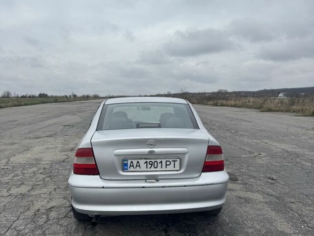 Сірий Опель Вектра, об'ємом двигуна 2 л та пробігом 319 тис. км за 1750 $, фото 5 на Automoto.ua