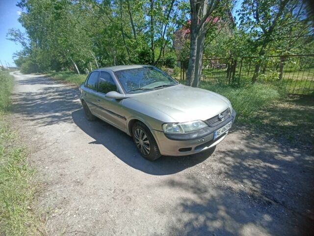 Сірий Опель Вектра, об'ємом двигуна 2 л та пробігом 200 тис. км за 1450 $, фото 1 на Automoto.ua