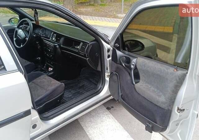 Опель Вектра 1997 в Вознесенске на Automoto.ua Серый Опель Вектра, объемом двигателя 1.6 л и пробегом 30 тыс. км за 2500 $, фото 6 на Automoto.ua