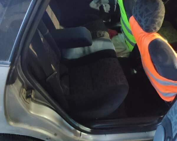 Сірий Опель Вектра, об'ємом двигуна 1.6 л та пробігом 358 тис. км за 1350 $, фото 6 на Automoto.ua