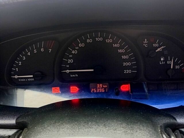 Сірий Опель Вектра, об'ємом двигуна 1.6 л та пробігом 0 тис. км за 2500 $, фото 11 на Automoto.ua