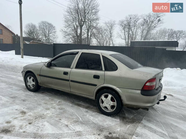 Серый Опель Вектра, объемом двигателя 1.8 л и пробегом 540 тыс. км за 2050 $, фото 15 на Automoto.ua