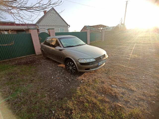 Серый Опель Вектра, объемом двигателя 2 л и пробегом 250 тыс. км за 1350 $, фото 3 на Automoto.ua