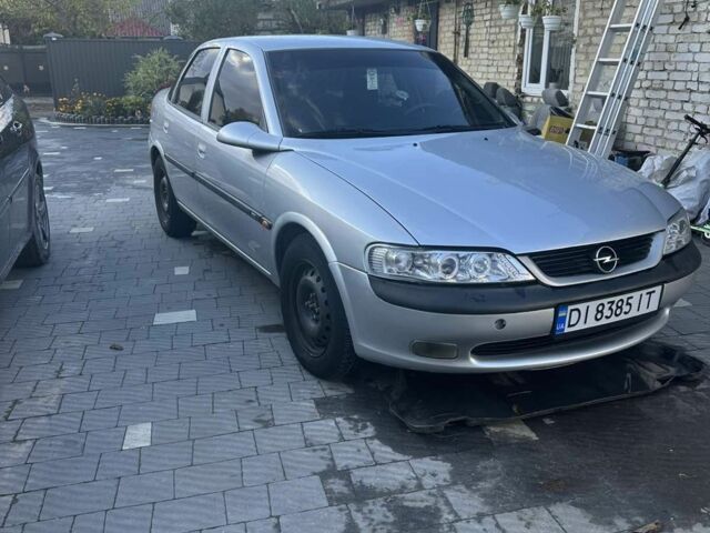Серый Опель Вектра, объемом двигателя 1.8 л и пробегом 256 тыс. км за 2700 $, фото 1 на Automoto.ua