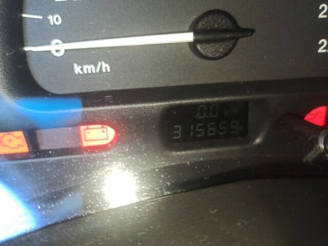 Серый Опель Вектра, объемом двигателя 1.8 л и пробегом 320 тыс. км за 2800 $, фото 5 на Automoto.ua