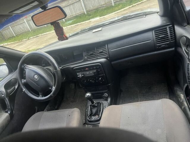 Серый Опель Вектра, объемом двигателя 1.6 л и пробегом 410 тыс. км за 1700 $, фото 4 на Automoto.ua