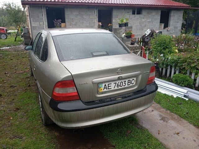 Серый Опель Вектра, объемом двигателя 2 л и пробегом 100 тыс. км за 1887 $, фото 6 на Automoto.ua