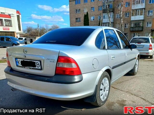Серый Опель Вектра, объемом двигателя 16 л и пробегом 200 тыс. км за 3200 $, фото 1 на Automoto.ua