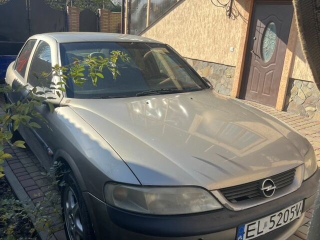 Сірий Опель Вектра, об'ємом двигуна 1.6 л та пробігом 210 тис. км за 800 $, фото 1 на Automoto.ua