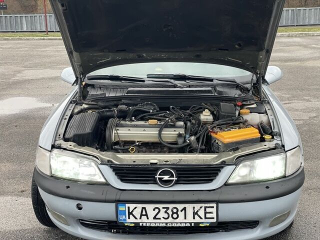 Серый Опель Вектра, объемом двигателя 2 л и пробегом 330 тыс. км за 2500 $, фото 7 на Automoto.ua