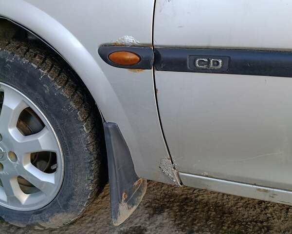 Сірий Опель Вектра, об'ємом двигуна 1.6 л та пробігом 350 тис. км за 1700 $, фото 7 на Automoto.ua