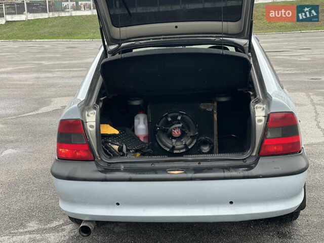 Серый Опель Вектра, объемом двигателя 2 л и пробегом 333 тыс. км за 2400 $, фото 8 на Automoto.ua