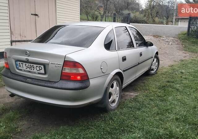 Серый Опель Вектра, объемом двигателя 1.6 л и пробегом 20 тыс. км за 2099 $, фото 12 на Automoto.ua