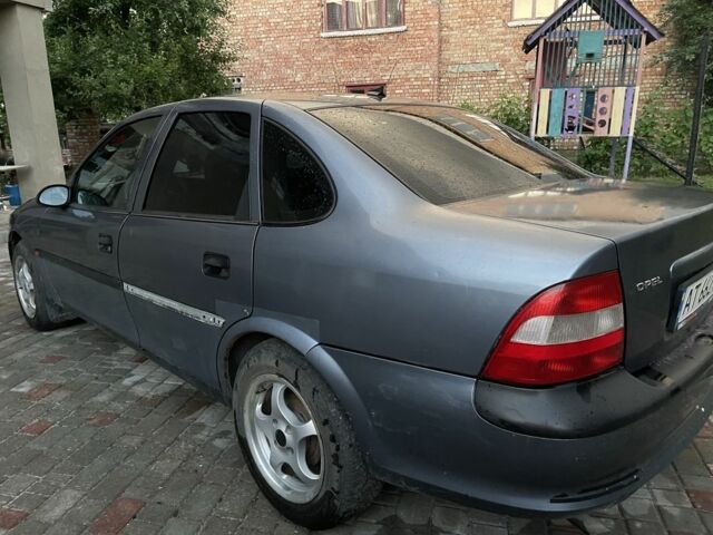 Серый Опель Вектра, объемом двигателя 1.6 л и пробегом 330 тыс. км за 2000 $, фото 5 на Automoto.ua