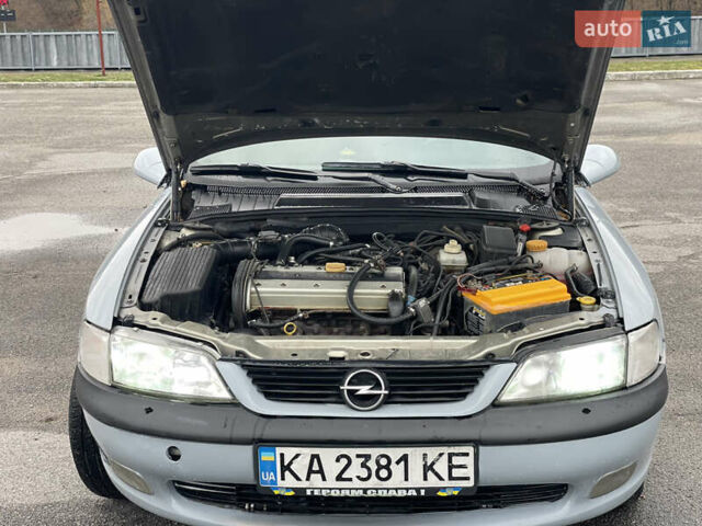Серый Опель Вектра, объемом двигателя 2 л и пробегом 333 тыс. км за 2400 $, фото 9 на Automoto.ua
