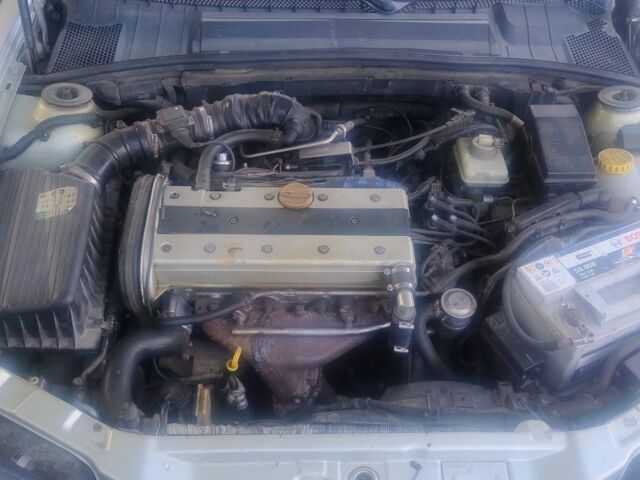 Серый Опель Вектра, объемом двигателя 2 л и пробегом 237 тыс. км за 2200 $, фото 13 на Automoto.ua