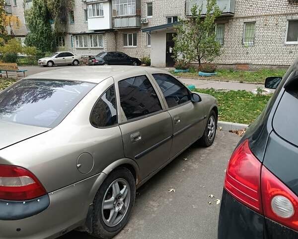 Опель Вектра 1998 в Борисполе на Automoto.ua Серый Опель Вектра, объемом двигателя 2 л и пробегом 365 тыс. км за 1600 $, фото 3 на Automoto.ua