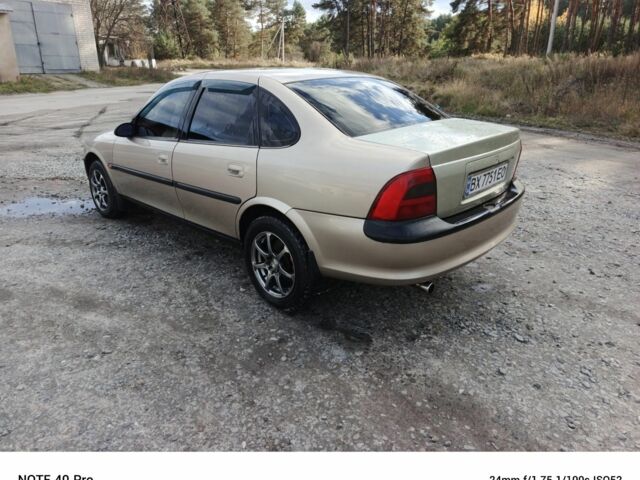 Сірий Опель Вектра, об'ємом двигуна 2 л та пробігом 345 тис. км за 2000 $, фото 5 на Automoto.ua