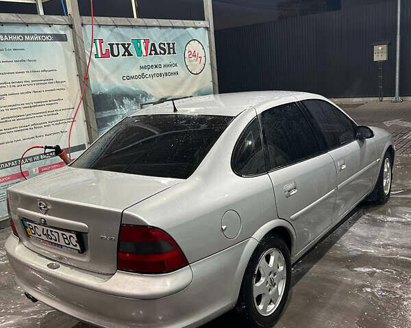 Сірий Опель Вектра, об'ємом двигуна 2.5 л та пробігом 338 тис. км за 2200 $, фото 3 на Automoto.ua
