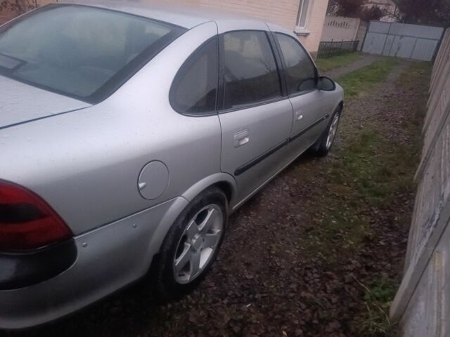 Серый Опель Вектра, объемом двигателя 2 л и пробегом 237 тыс. км за 2200 $, фото 2 на Automoto.ua