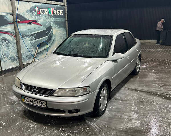 Сірий Опель Вектра, об'ємом двигуна 2.5 л та пробігом 338 тис. км за 2600 $, фото 4 на Automoto.ua