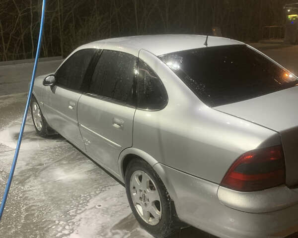 Сірий Опель Вектра, об'ємом двигуна 2.5 л та пробігом 338 тис. км за 2600 $, фото 9 на Automoto.ua