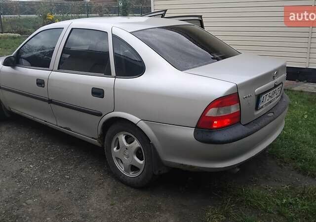 Серый Опель Вектра, объемом двигателя 1.6 л и пробегом 20 тыс. км за 2099 $, фото 9 на Automoto.ua