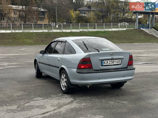Серый Опель Вектра, объемом двигателя 2 л и пробегом 333 тыс. км за 2400 $, фото 2 на Automoto.ua