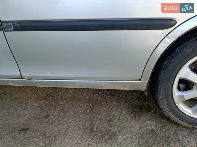 Сірий Опель Вектра, об'ємом двигуна 1.6 л та пробігом 350 тис. км за 1700 $, фото 9 на Automoto.ua