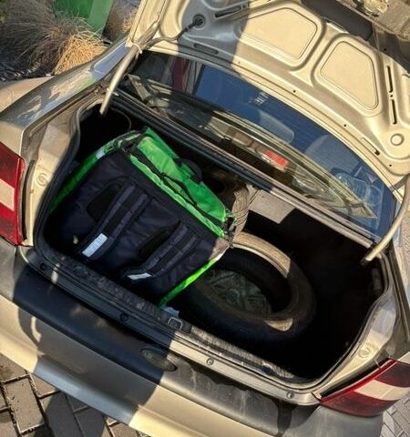 Серый Опель Вектра, объемом двигателя 1.6 л и пробегом 275 тыс. км за 2100 $, фото 20 на Automoto.ua