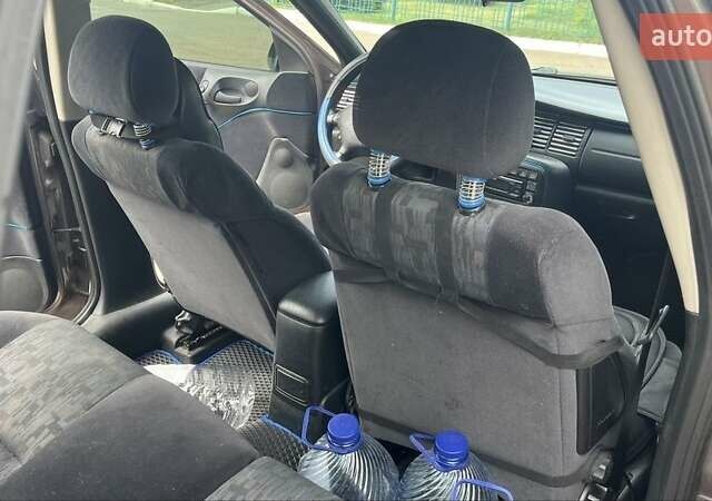 Серый Опель Вектра, объемом двигателя 1.6 л и пробегом 350 тыс. км за 2429 $, фото 7 на Automoto.ua