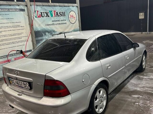 Сірий Опель Вектра, об'ємом двигуна 2.5 л та пробігом 338 тис. км за 2600 $, фото 5 на Automoto.ua