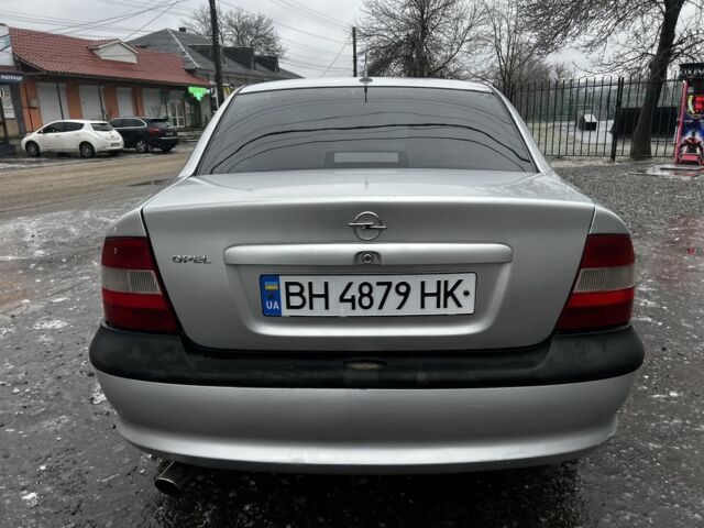 Серый Опель Вектра, объемом двигателя 2 л и пробегом 300 тыс. км за 2300 $, фото 4 на Automoto.ua